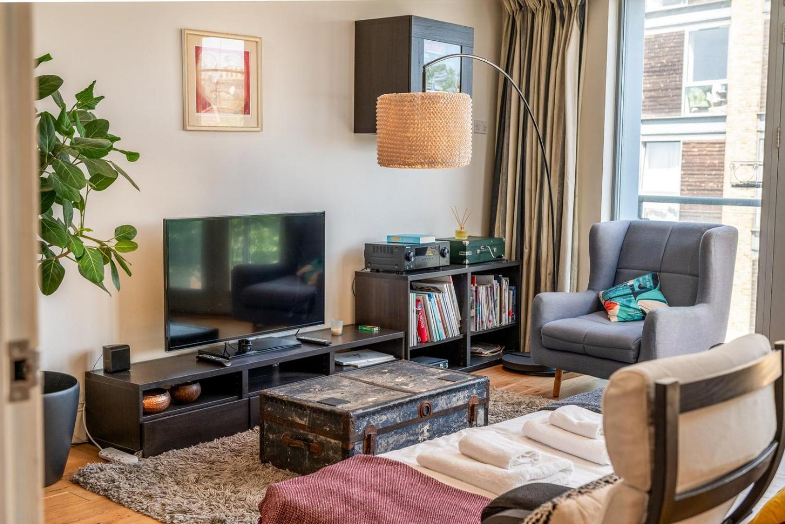 Bright & Spacious Battersea Flat Londra Esterno foto